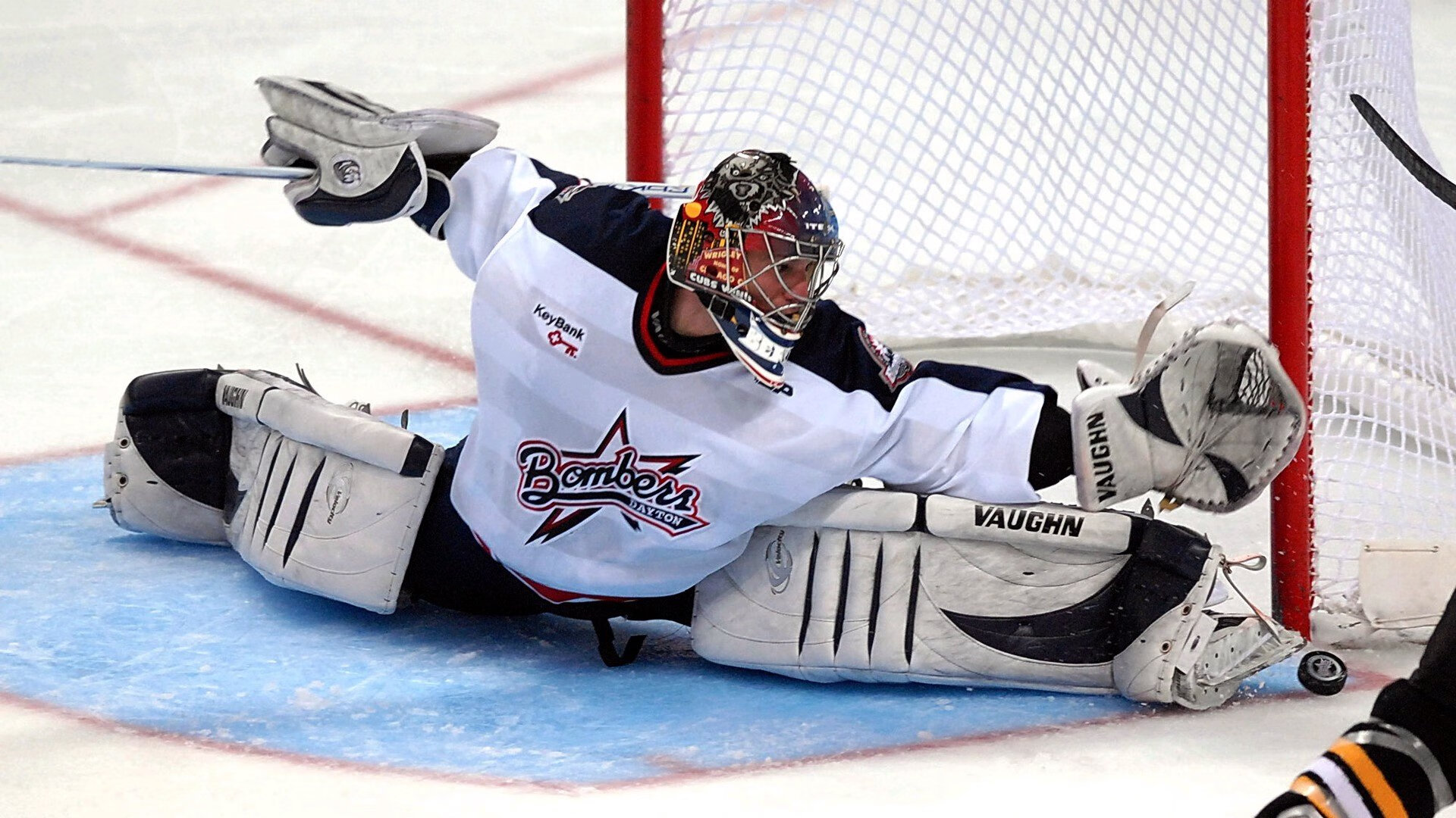 “泥浆飞扬：雨后泥地的疯狂追逐”，泥浆视频
