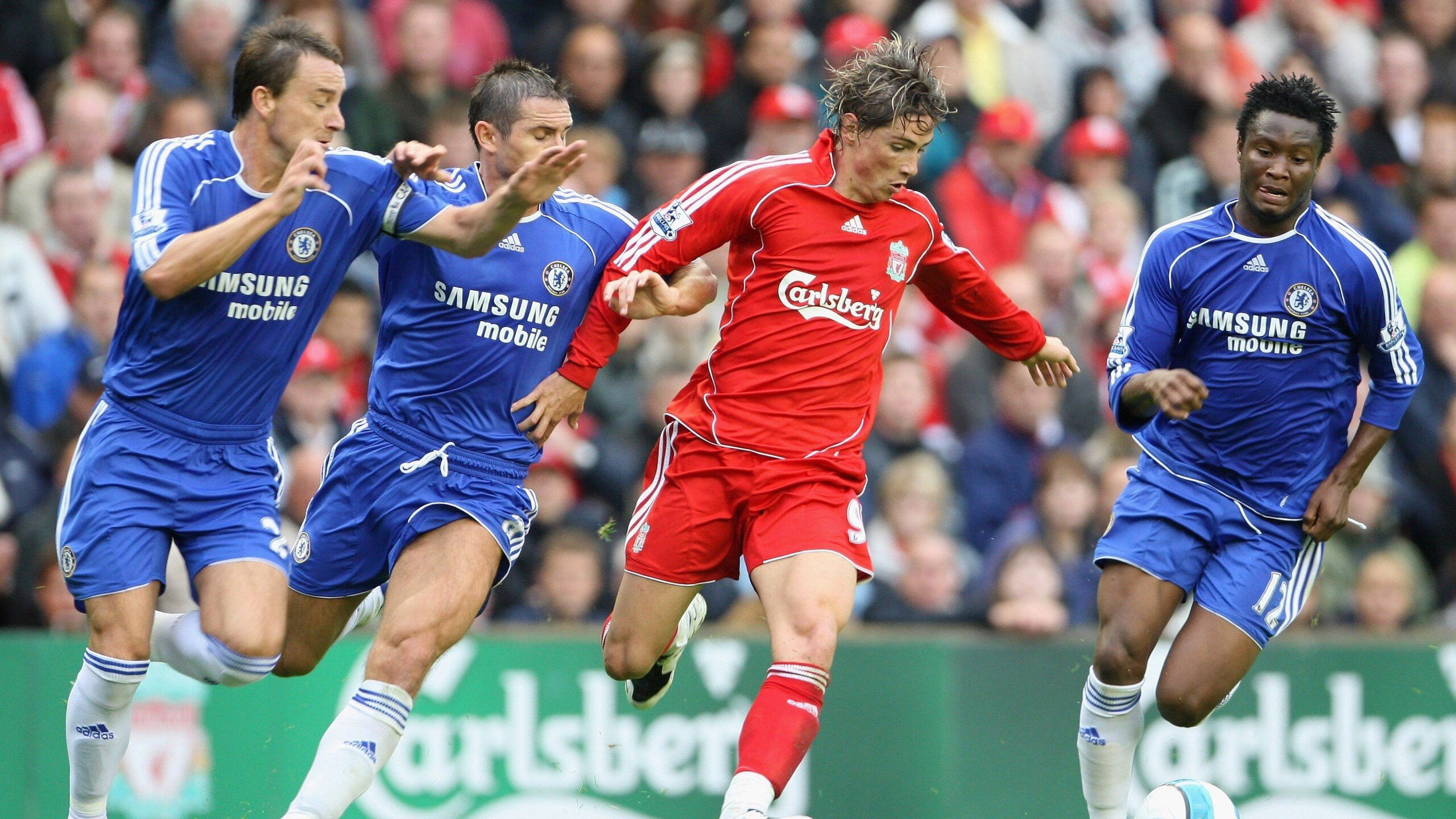 爱游戏中国-拜仁宽路打法，传中频繁造成巨大破坏，拜仁边路