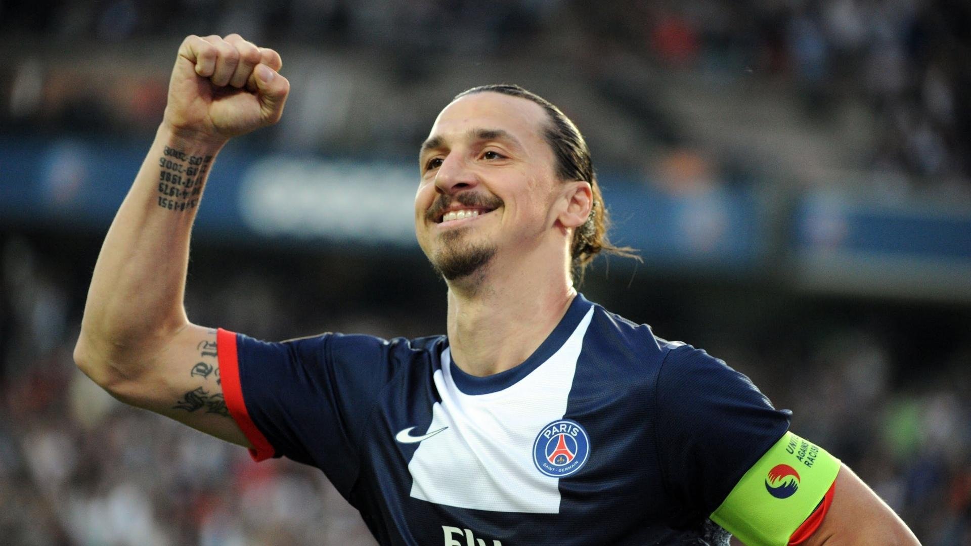 精彩比赛引发球迷热议，谁能称雄，比赛精彩程度