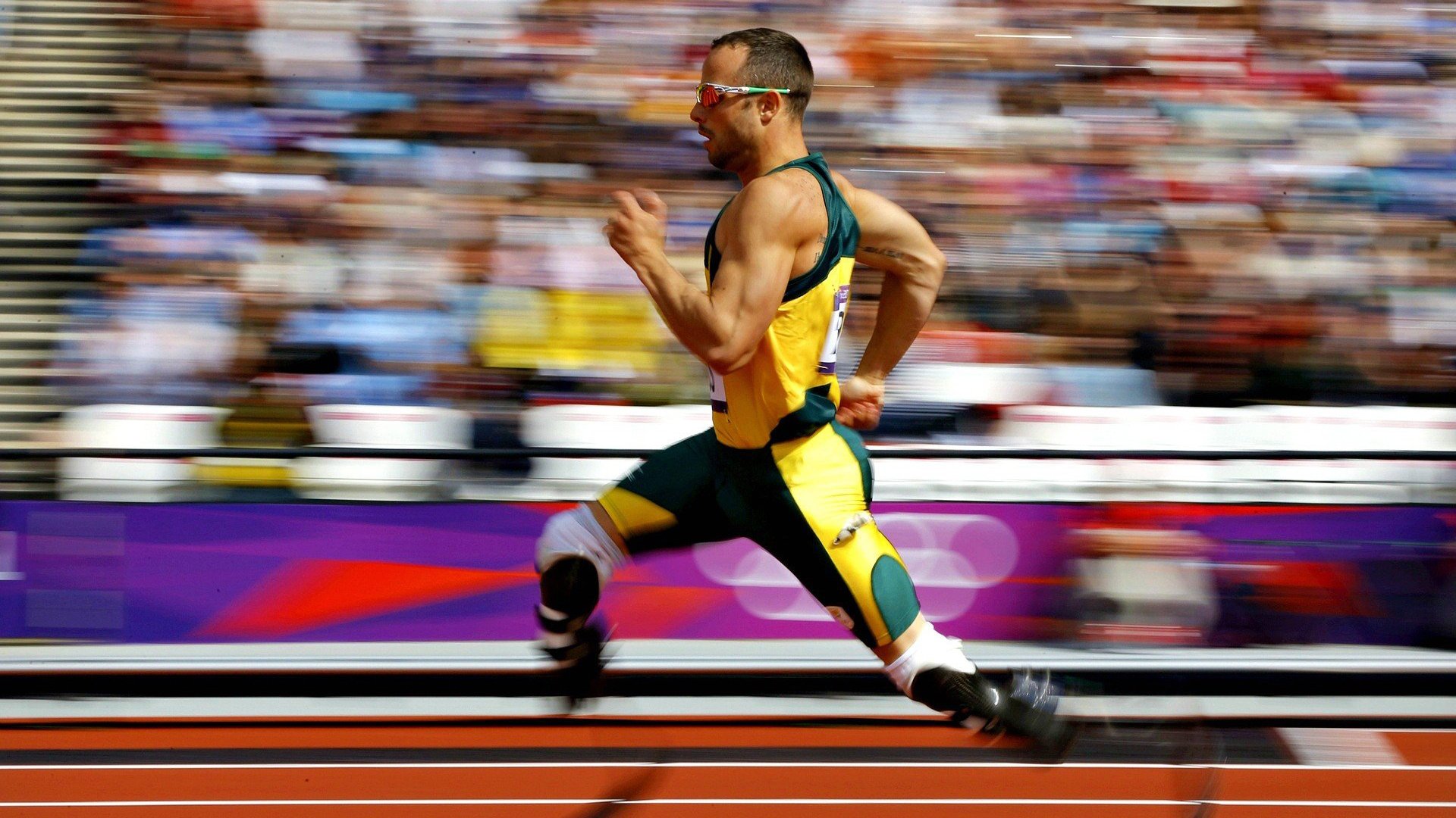 体育科技展会上多款智能穿戴设备亮相,智能体育装备